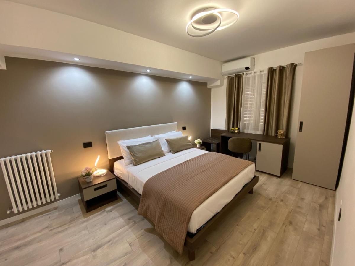 Hotel Plaza Ungheria Палермо Екстериор снимка