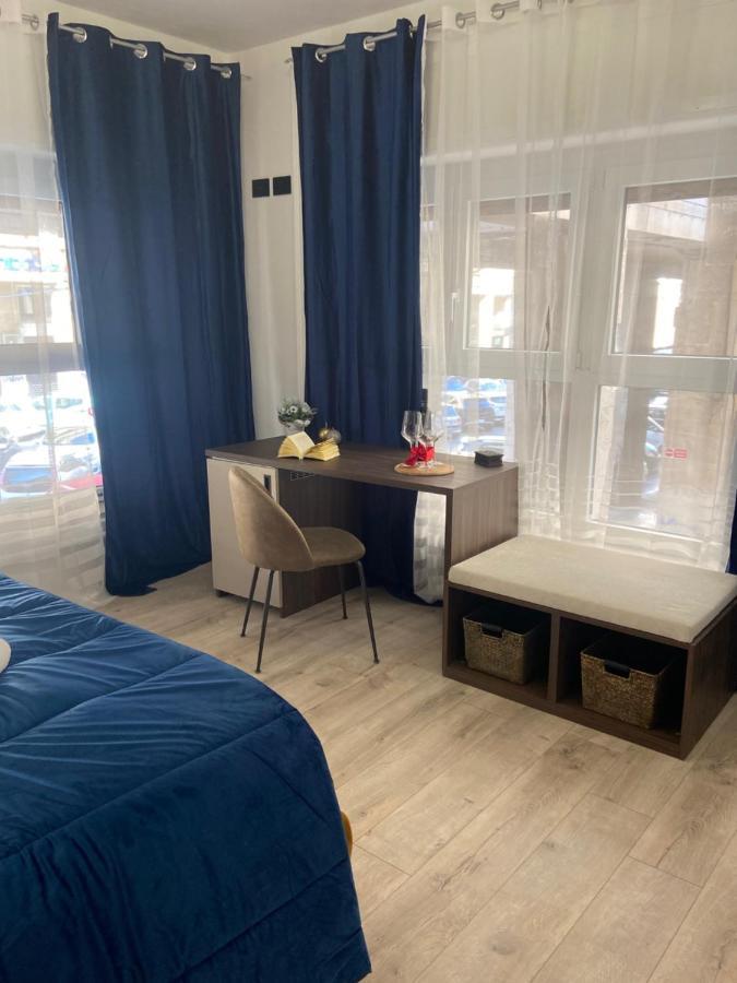 Hotel Plaza Ungheria Палермо Екстериор снимка