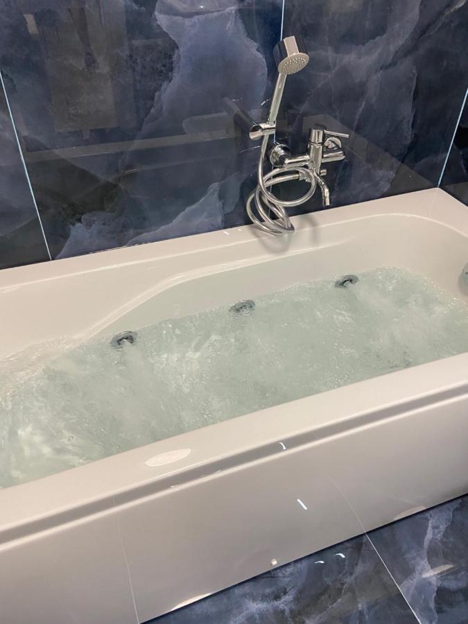 Hotel Plaza Ungheria Палермо Екстериор снимка