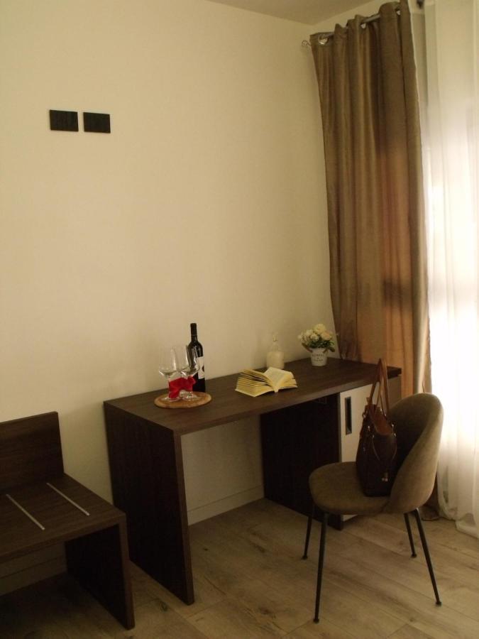 Hotel Plaza Ungheria Палермо Екстериор снимка