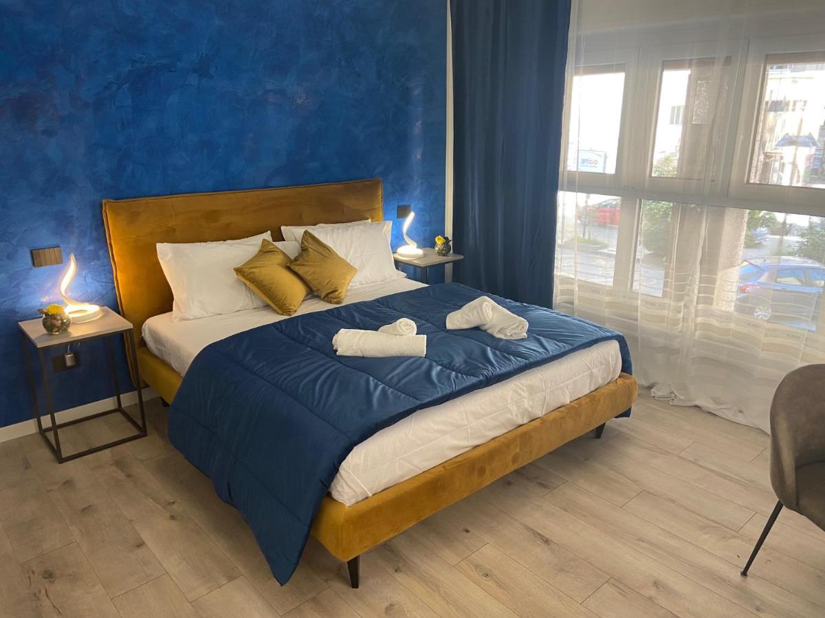 Hotel Plaza Ungheria Палермо Екстериор снимка