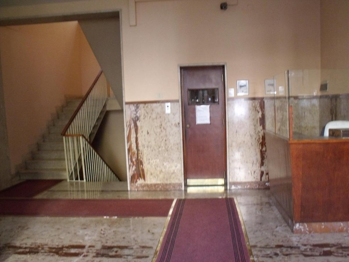 Hotel Plaza Ungheria Палермо Екстериор снимка