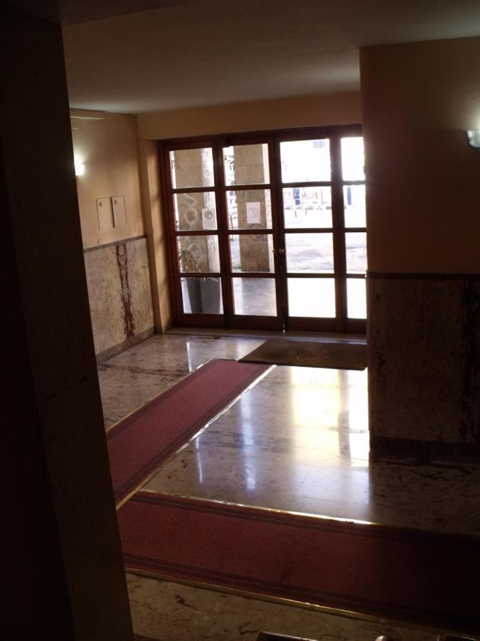 Hotel Plaza Ungheria Палермо Екстериор снимка