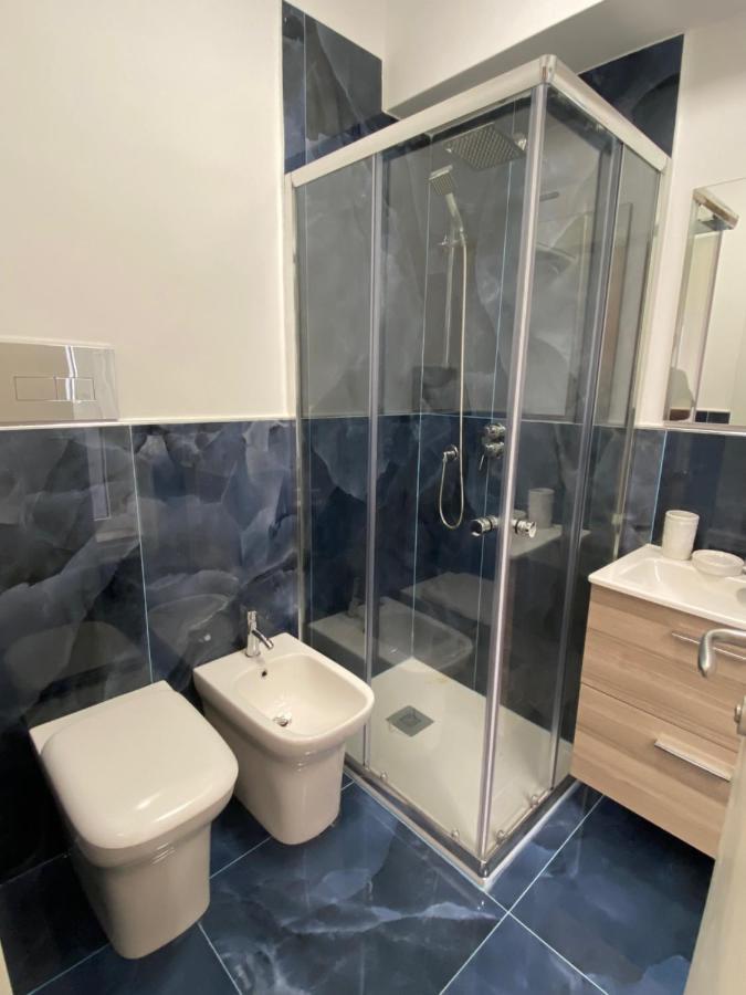 Hotel Plaza Ungheria Палермо Екстериор снимка