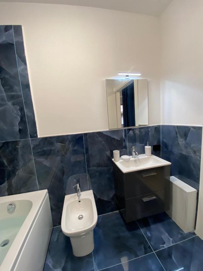 Hotel Plaza Ungheria Палермо Екстериор снимка
