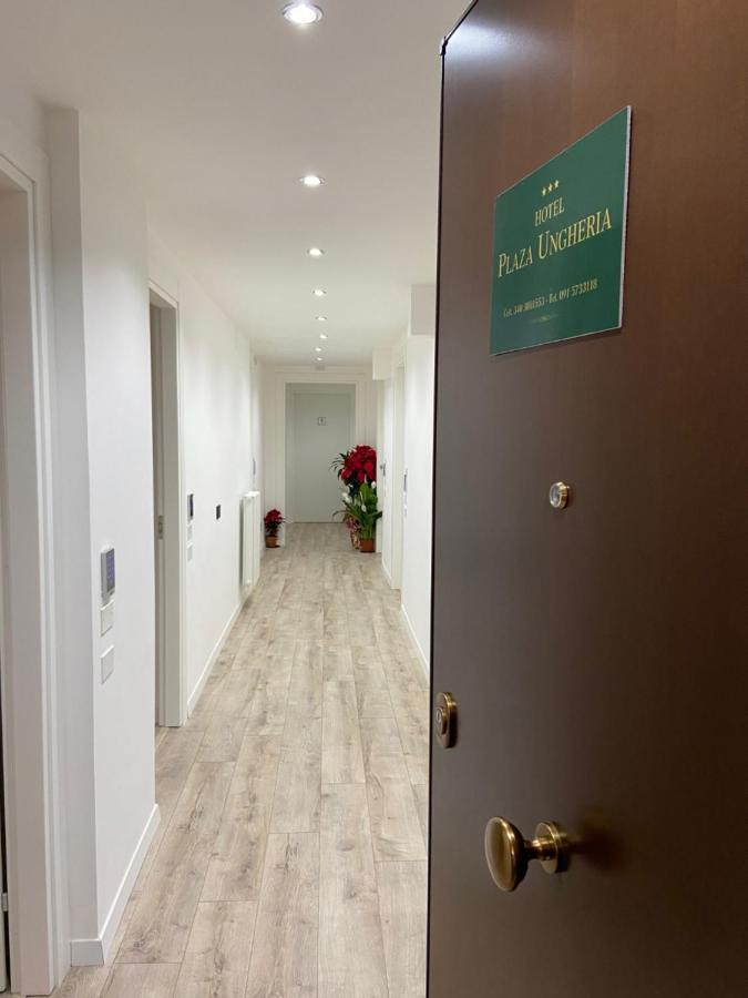 Hotel Plaza Ungheria Палермо Екстериор снимка
